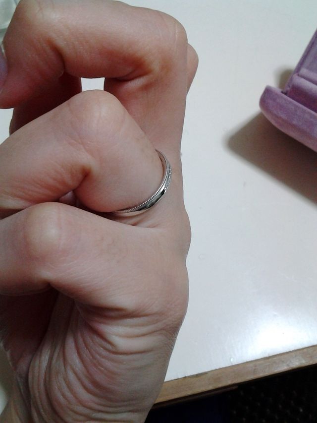 ハーフエタニティです。