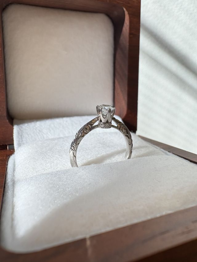 側面から見るとティアラになっています♡