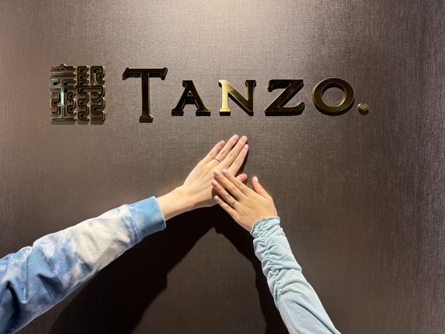 指輪を着用している写真