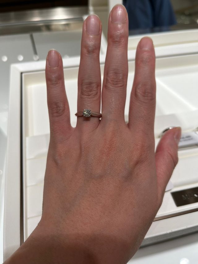 シンプルでありながらリング部分にデザイン性がある