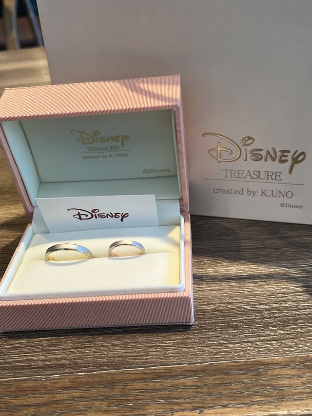 ディズニーの刻印を見つけて、ケイ・ウノさんで購入しました。
