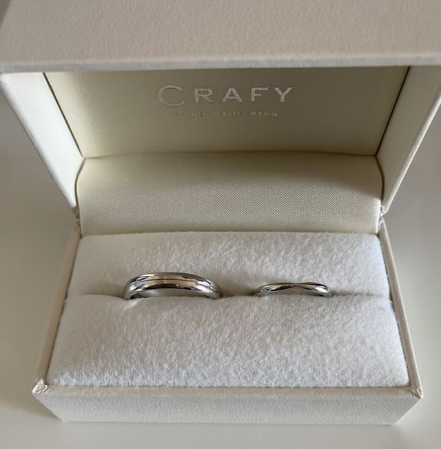 リングとリングボックスです。
シンプルで気に入っています。
