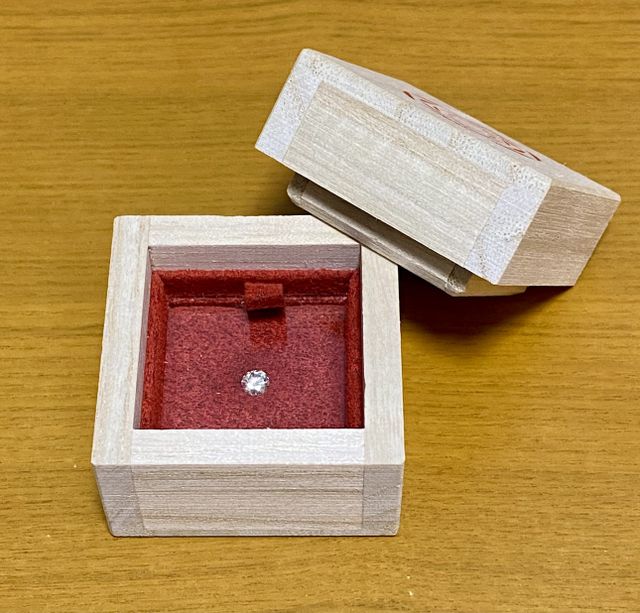 ダイヤモンドプロポーズの際にいただきました。