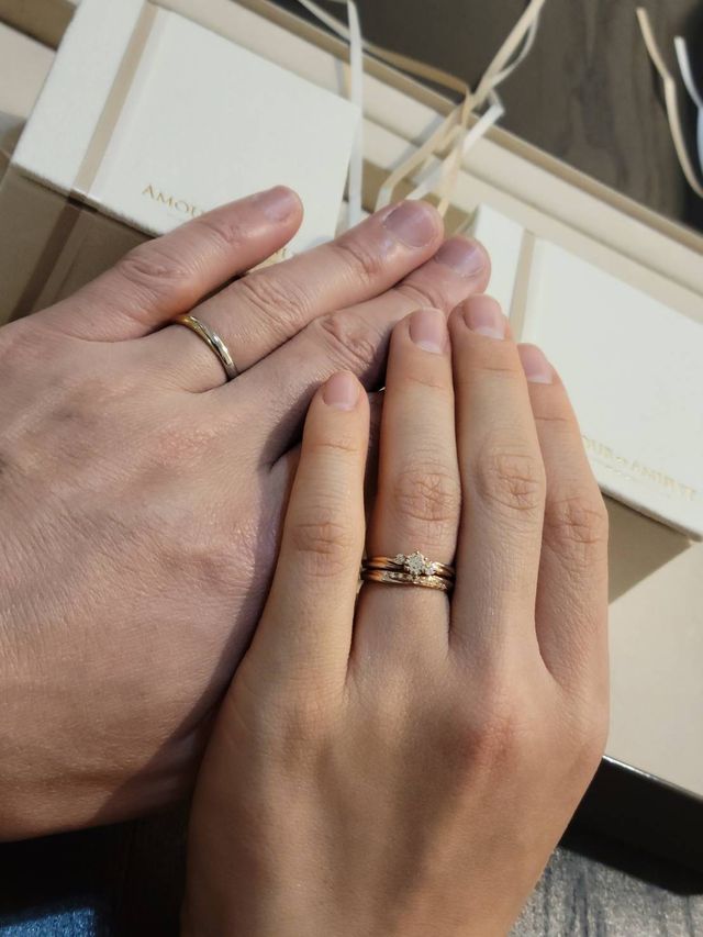 結婚指輪と婚約指輪を着用した際の画像
