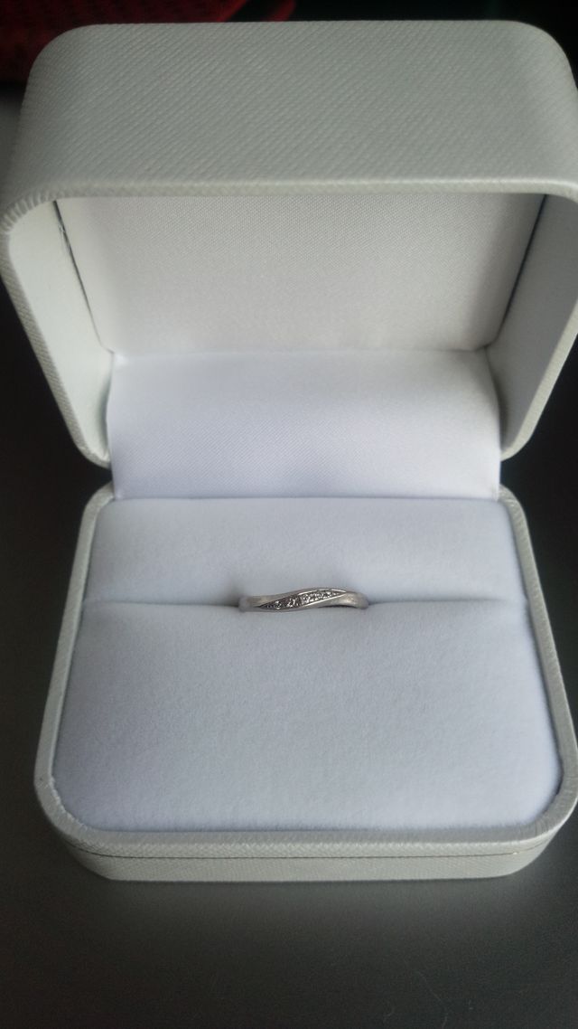 程よい大きさの５つのダイヤが入っています。