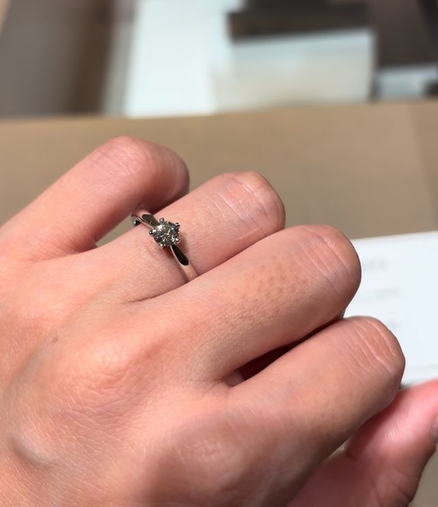 クロリスの婚約指輪