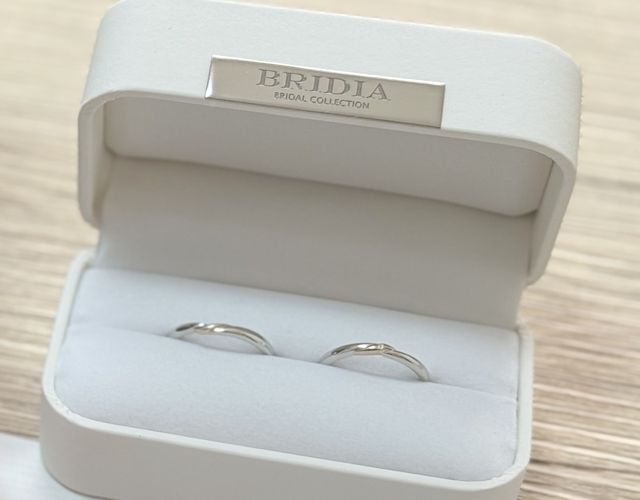 ケースに入れてる指輪の写真