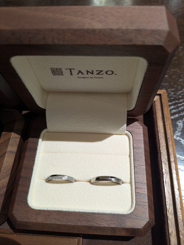 男女で違いを出しつつ、統一感もあるデザイン