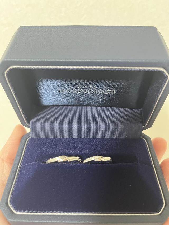 2人共に気に入った指輪でした。