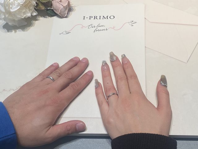 着用すると、指が細く見えて、シンプルでかわいらしい指輪です。