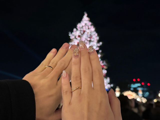 指輪を買ってみなとみらい のクリスマスマーケットで撮影