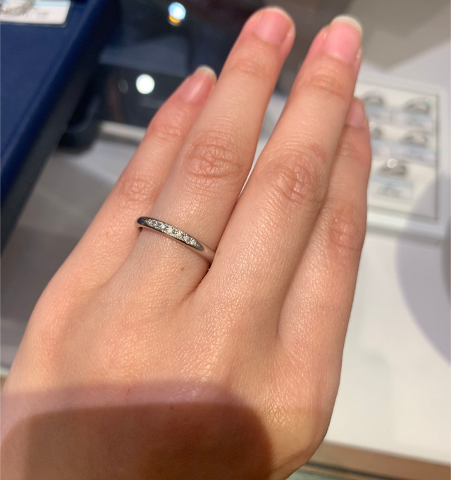 シンプルで上品なデザインです