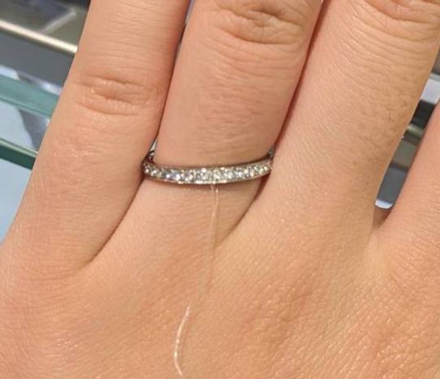 ハーフエタニティリング