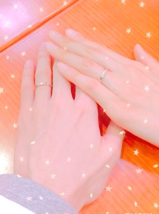 この指輪に一目惚れし購入しました。