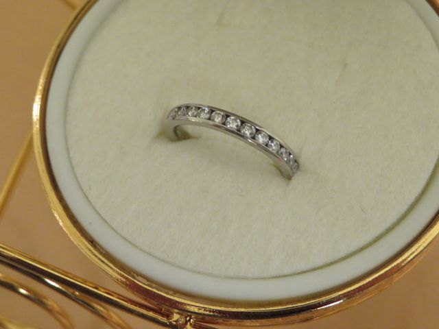 0.33カラットです。