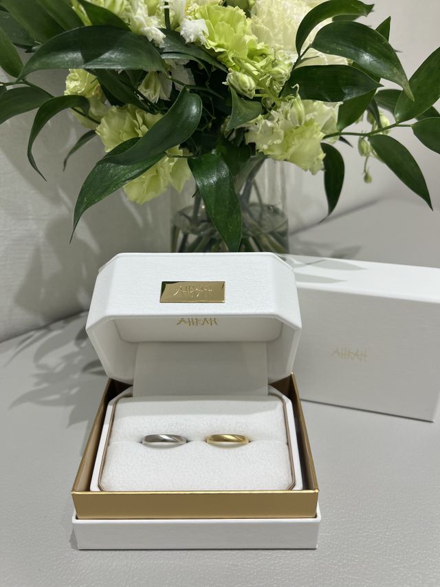 ２人の肌色に合わせて色違いにしました