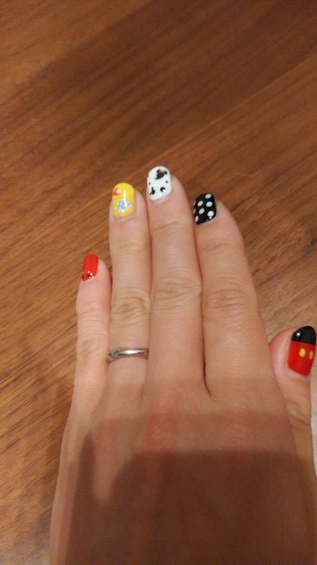 手の指が短くあまり細くない私の手にも馴染むデザインです。