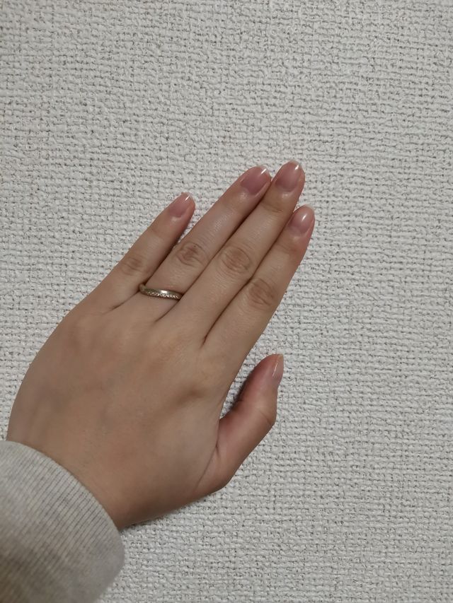 イエローゴールドにシルバーライン、つや消し加工です。