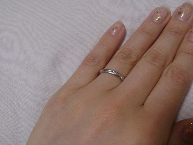 結婚指輪のみを付けたところ