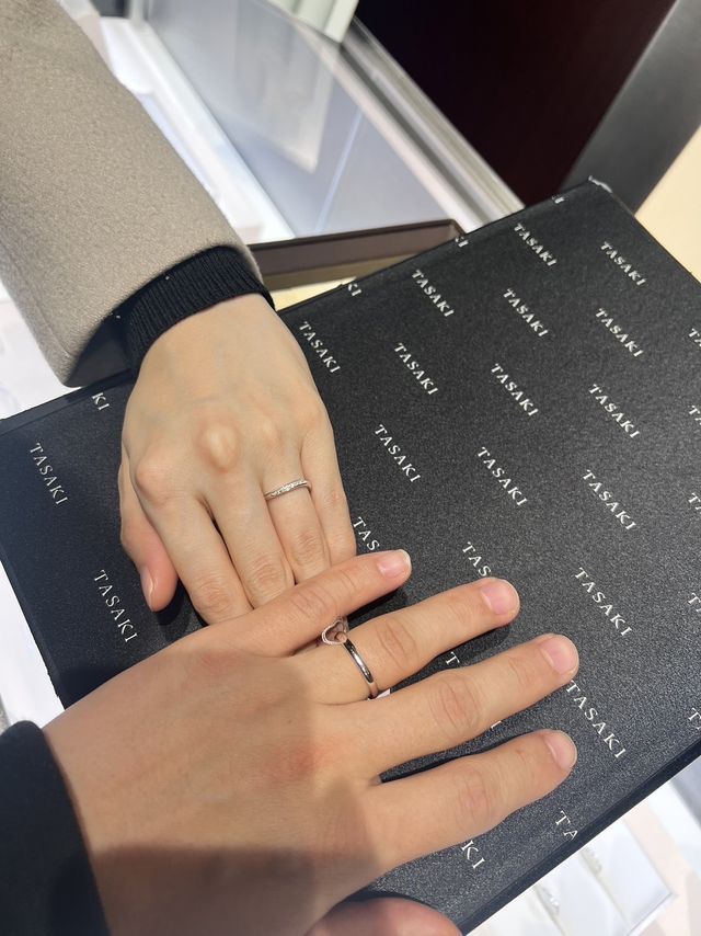 メンズ用はシンプルな指輪です