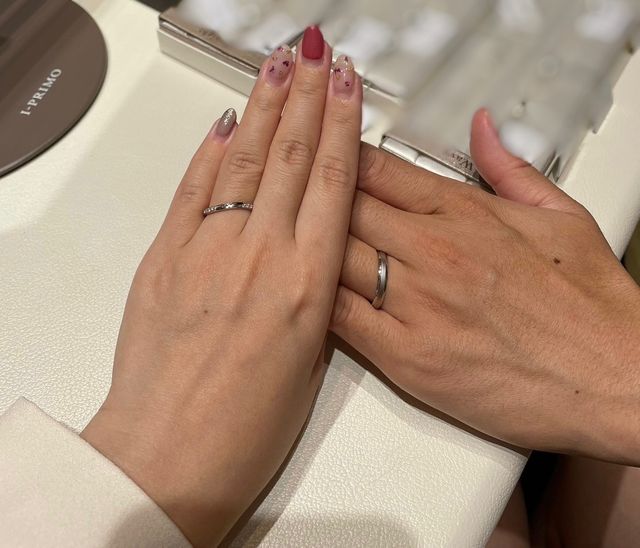指輪のフィット感があり、またどの角度から見ても可愛かったです