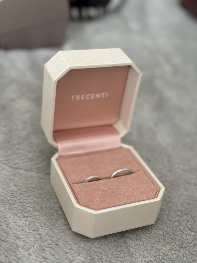 旦那と結婚指輪を購入しに行きました。入れ物もオシャレ！
