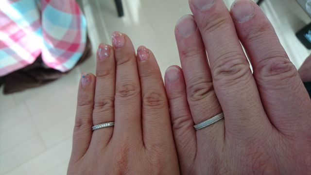 妻はダイヤモンドがあるタイプにしました。