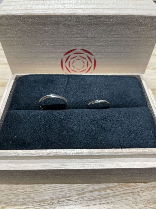 木箱に入った和風なデザインになっています。