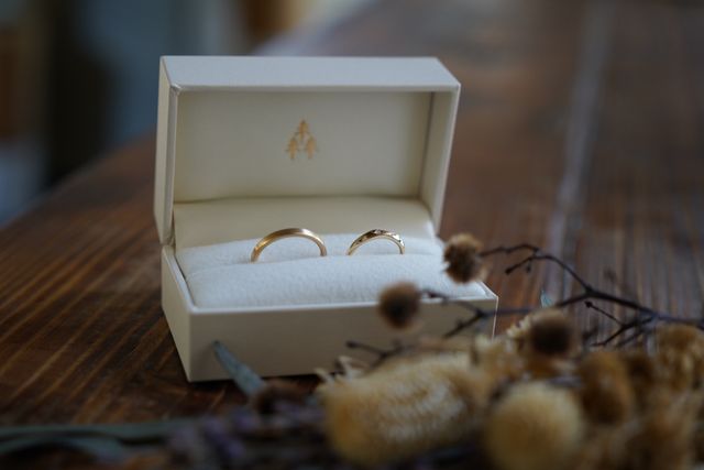 箱に入ってます。