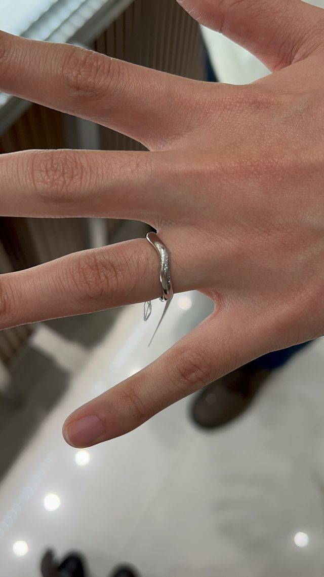 シンプルな中にもデザイン性が