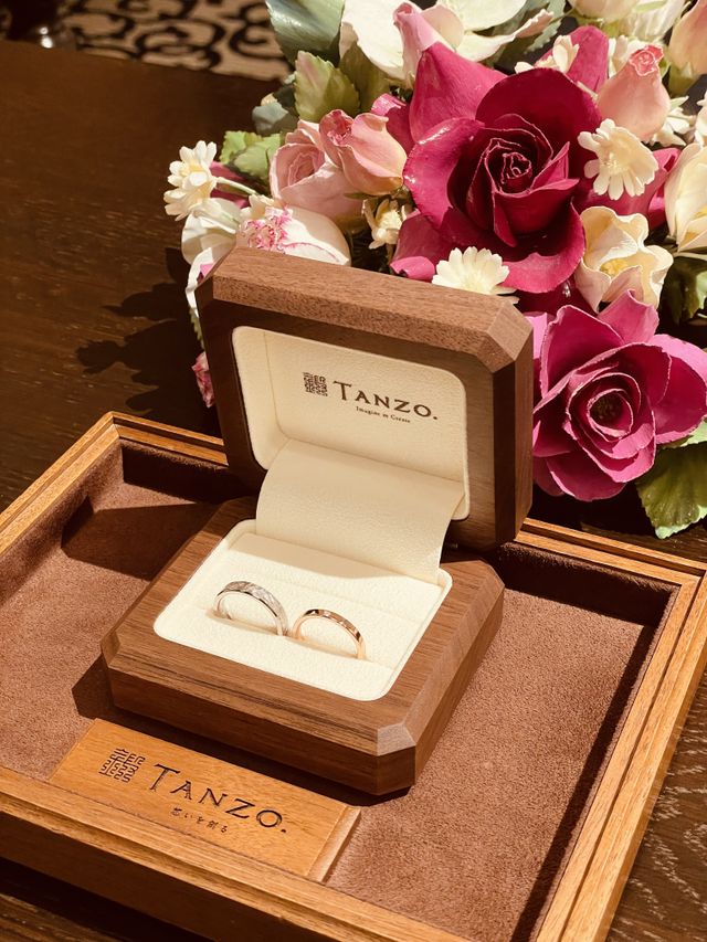 2人でオーダーメイドした指輪です。