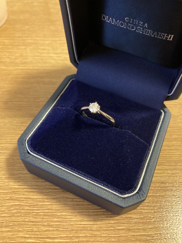 婚約指輪の写真です。