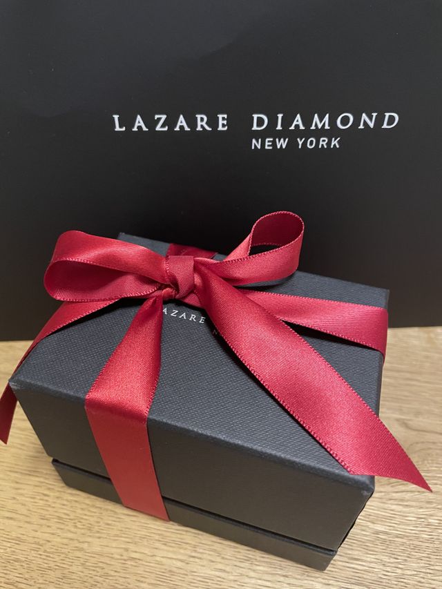 きれいにリボンをかけていただいたので、なかなかあけられず。笑