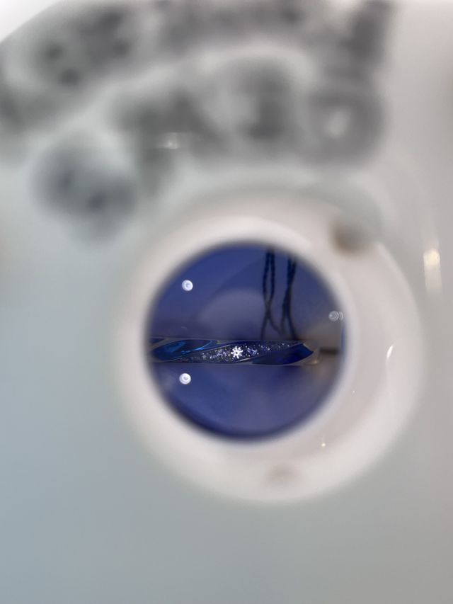 特殊なスコープから見たダイヤ。カットが素晴らしい証拠のよう