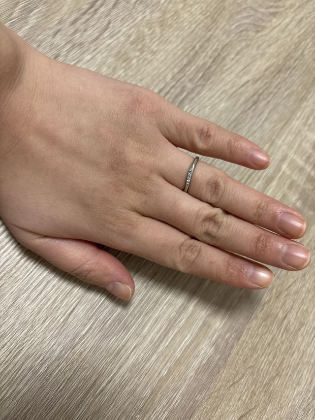 指輪を着用している写真