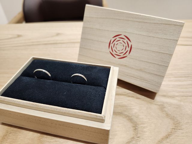 指輪が入っている桐箱も凄く綺麗で気に入りました