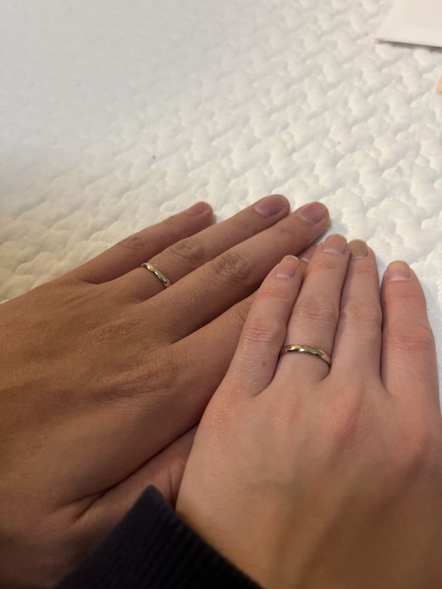 サイズ違いで全くお揃いの指輪にしました
