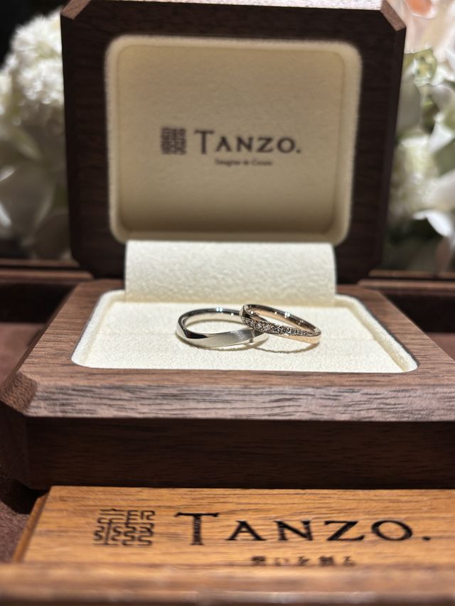 2人の想いが詰まった結婚指輪です。