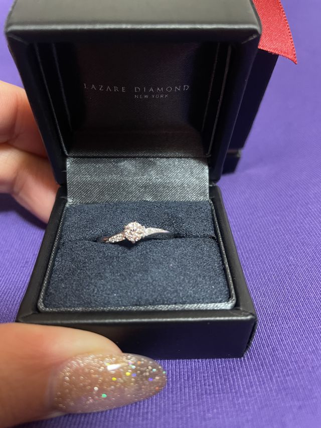 婚約指輪です
ウェーブ型です
良いです