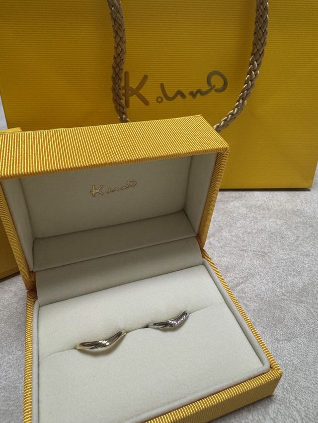 指輪の内側に刻印を入れ、指輪自体の色も変更しました。