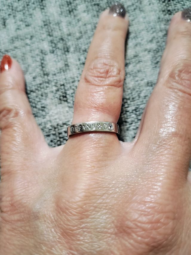 TIFFANYの結婚指輪。結婚30周年の記念で購入しました。