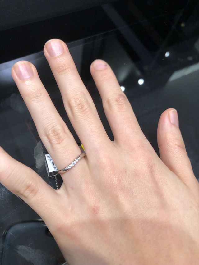 男性側の着用写真です。