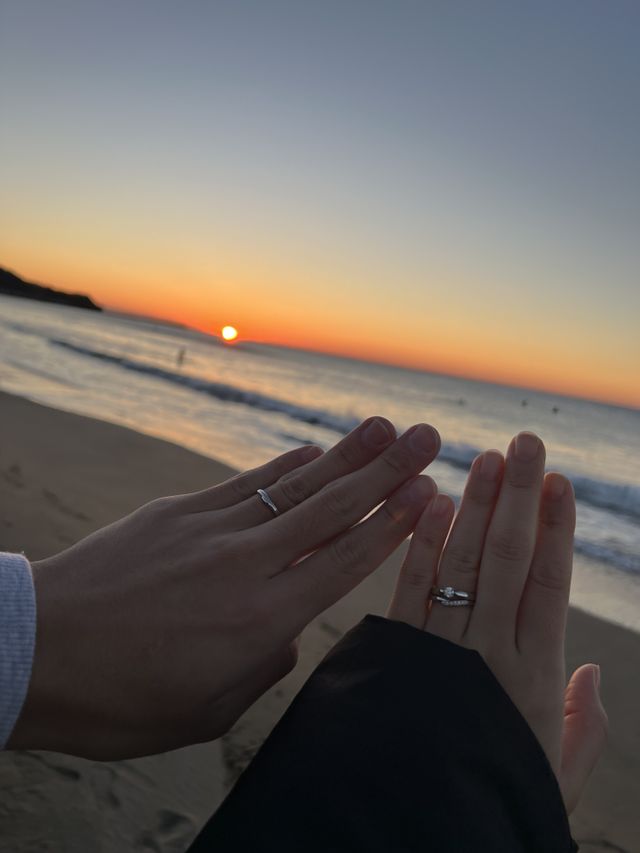 やわらかいV型のデザインで、とても可愛いです！