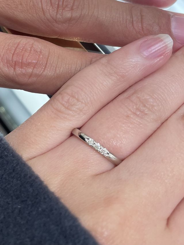 ダイヤの並んでいるプラチナです