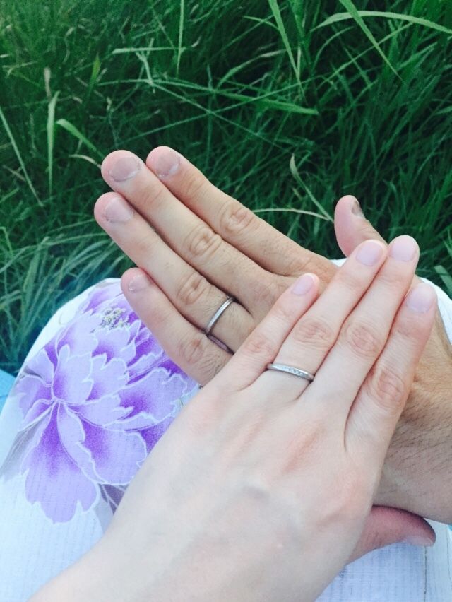 夫婦でお揃いの種類です。屋外での装着写真です。