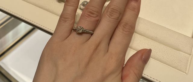 レガシー ラウンド ダイヤモンド エンゲージメント リング