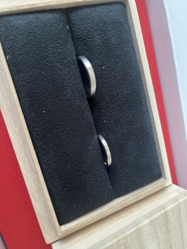 シンプルだけど上品なデザインでとっても気に入っています。