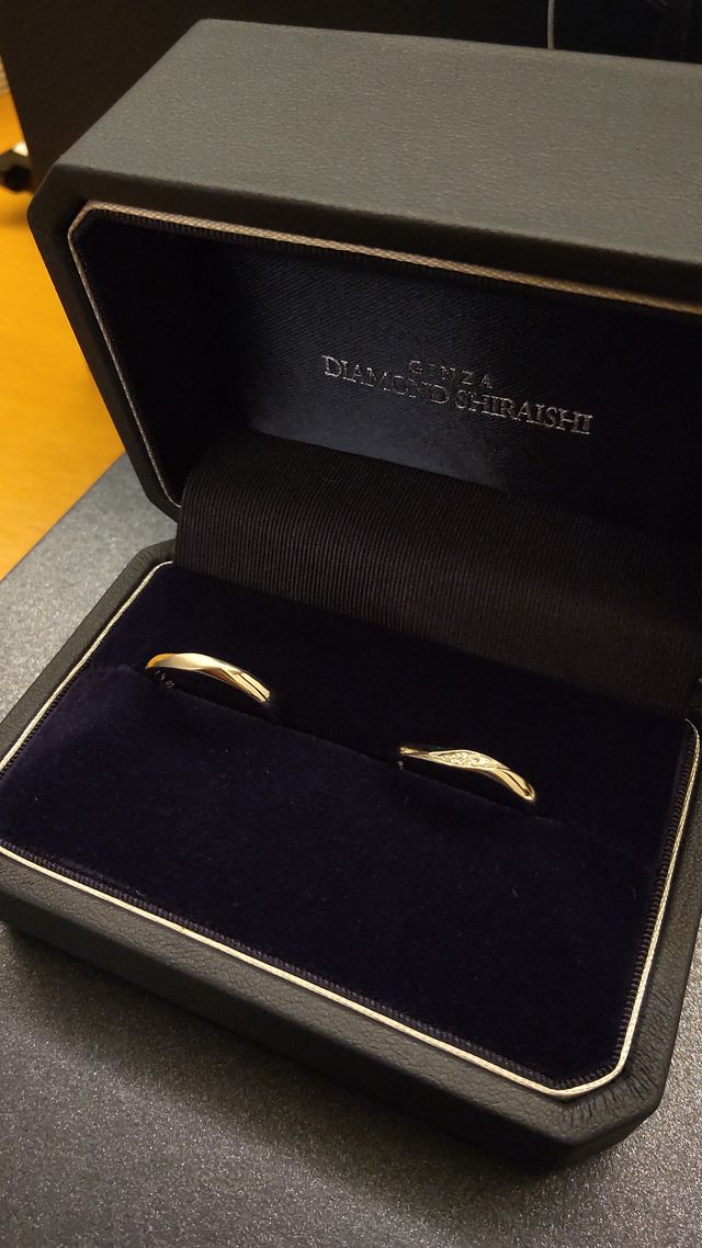 ウェーブタイプのリングです。