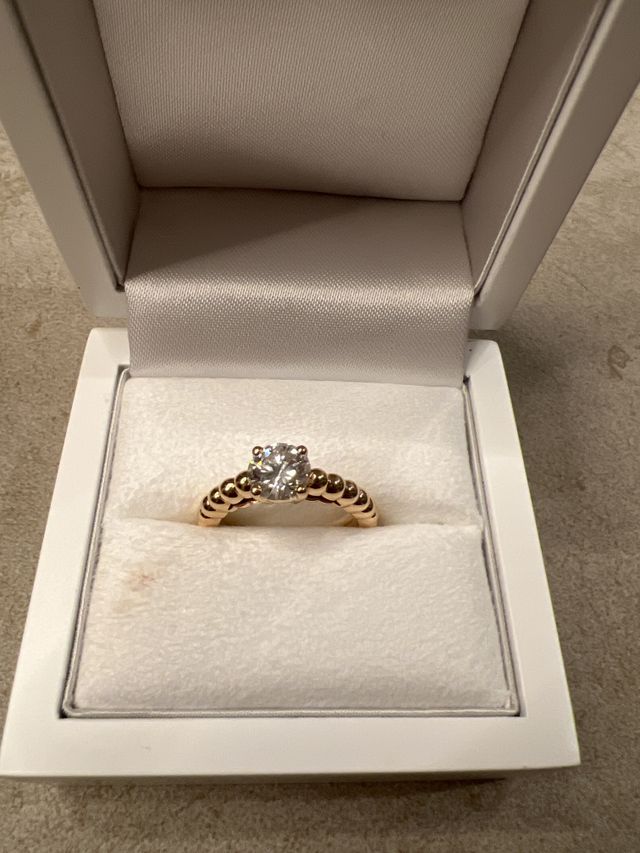 圧倒的存在感と付けている手を見た時の幸福感がたまらなく好き