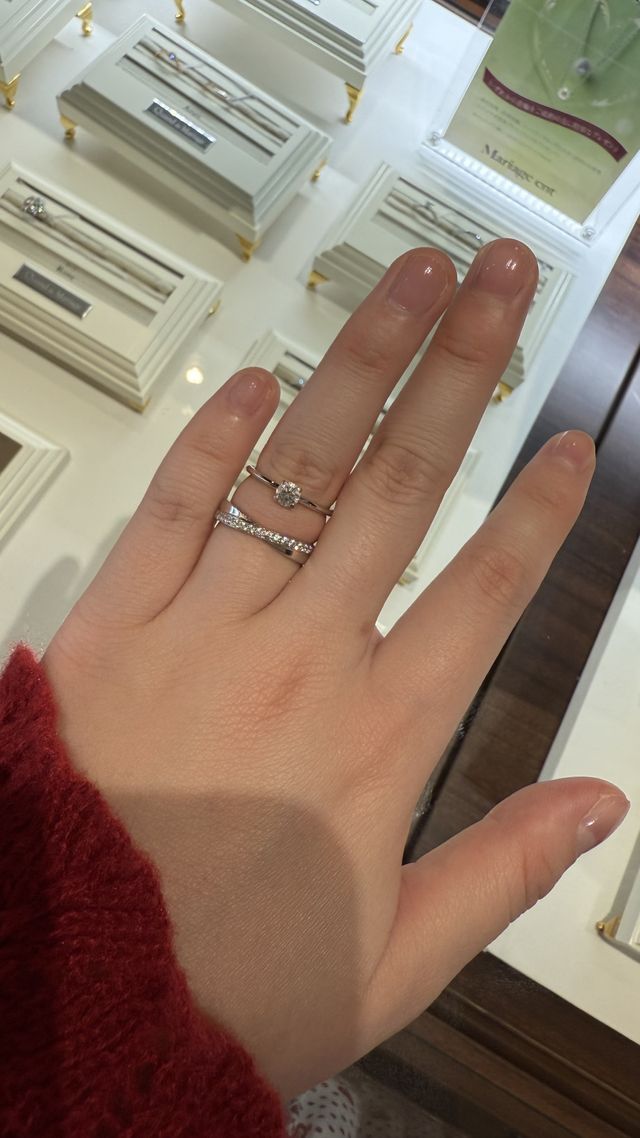 婚約指輪と重ねづけしたくて